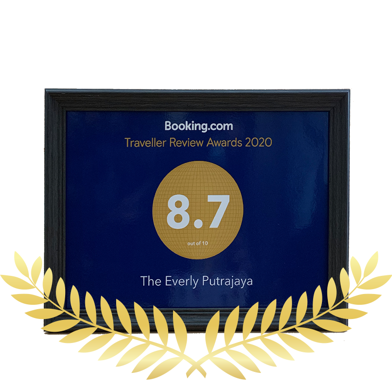 Traveller Review Awards with wreath 1.png